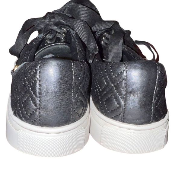 🎁 Tory Burch Perfect Black Quilted Marion Leather Sneaker Size 7 - Picture 3 of 7